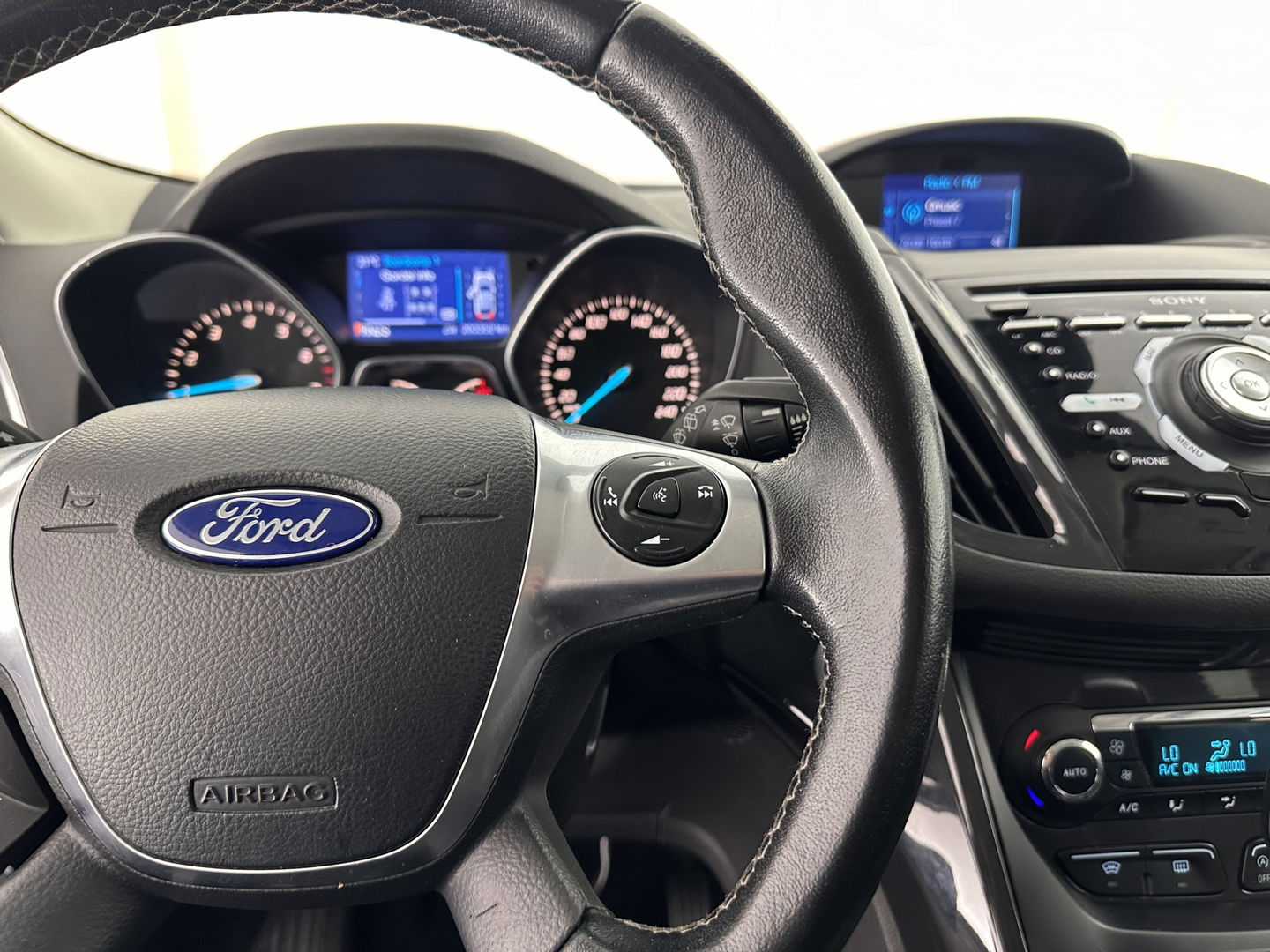 Ford Kuga 1.5 Titanium-Plus Styling-Pack AWD Aut.*LEATHER-FABRIC | XENON | SONY-AUDIO | BLIND-SPOT | KEYLESS | NAVI-FULLMAP | CAMERA | HEATED-SPORT-SEATS | ECC | LANE-ASSIST | PDC | CRUISE | TOWBAR | 19''ALU*