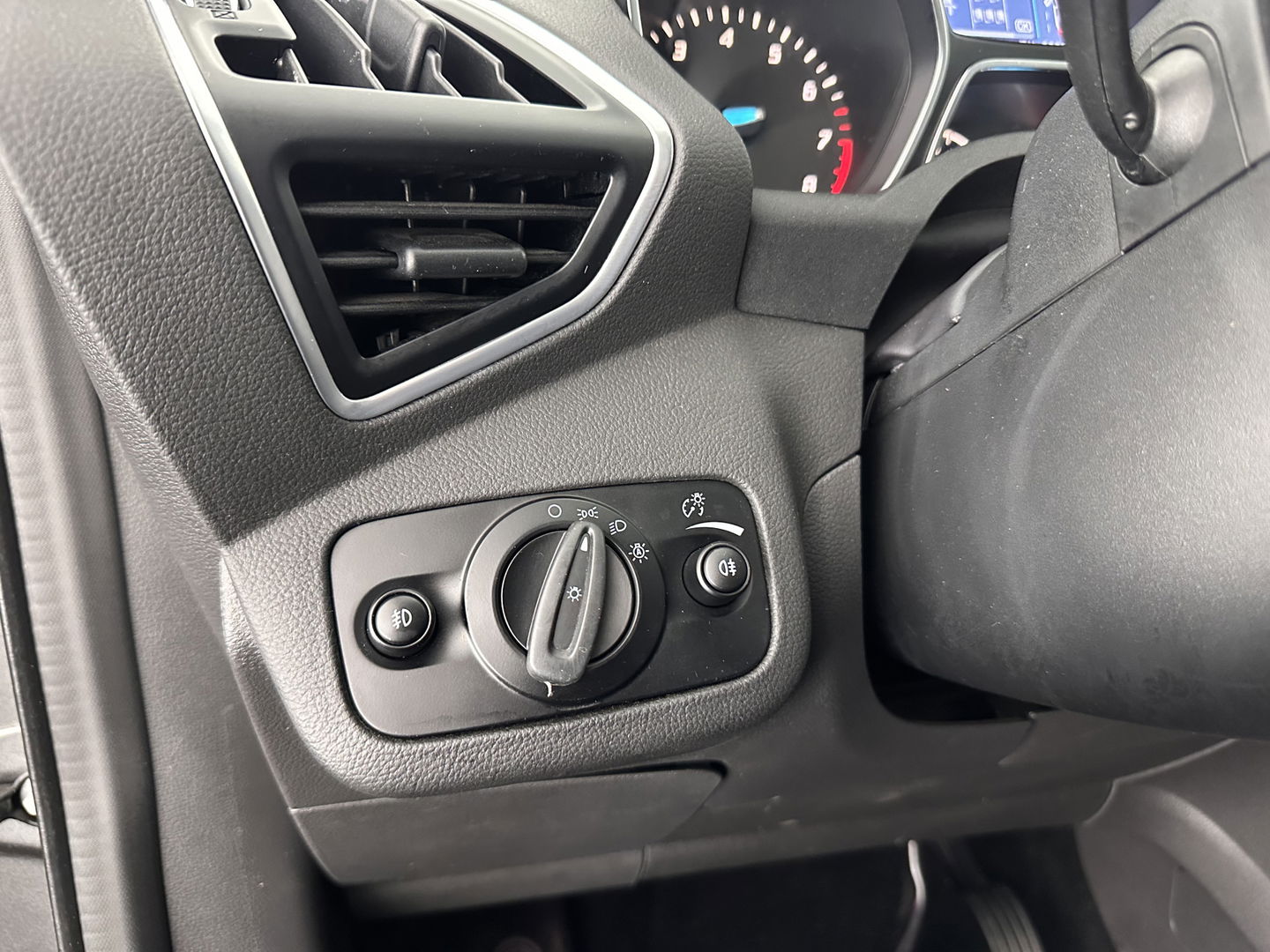 Ford Kuga 1.5 Titanium-Plus Styling-Pack AWD Aut.*LEATHER-FABRIC | XENON | SONY-AUDIO | BLIND-SPOT | KEYLESS | NAVI-FULLMAP | CAMERA | HEATED-SPORT-SEATS | ECC | LANE-ASSIST | PDC | CRUISE | TOWBAR | 19''ALU*