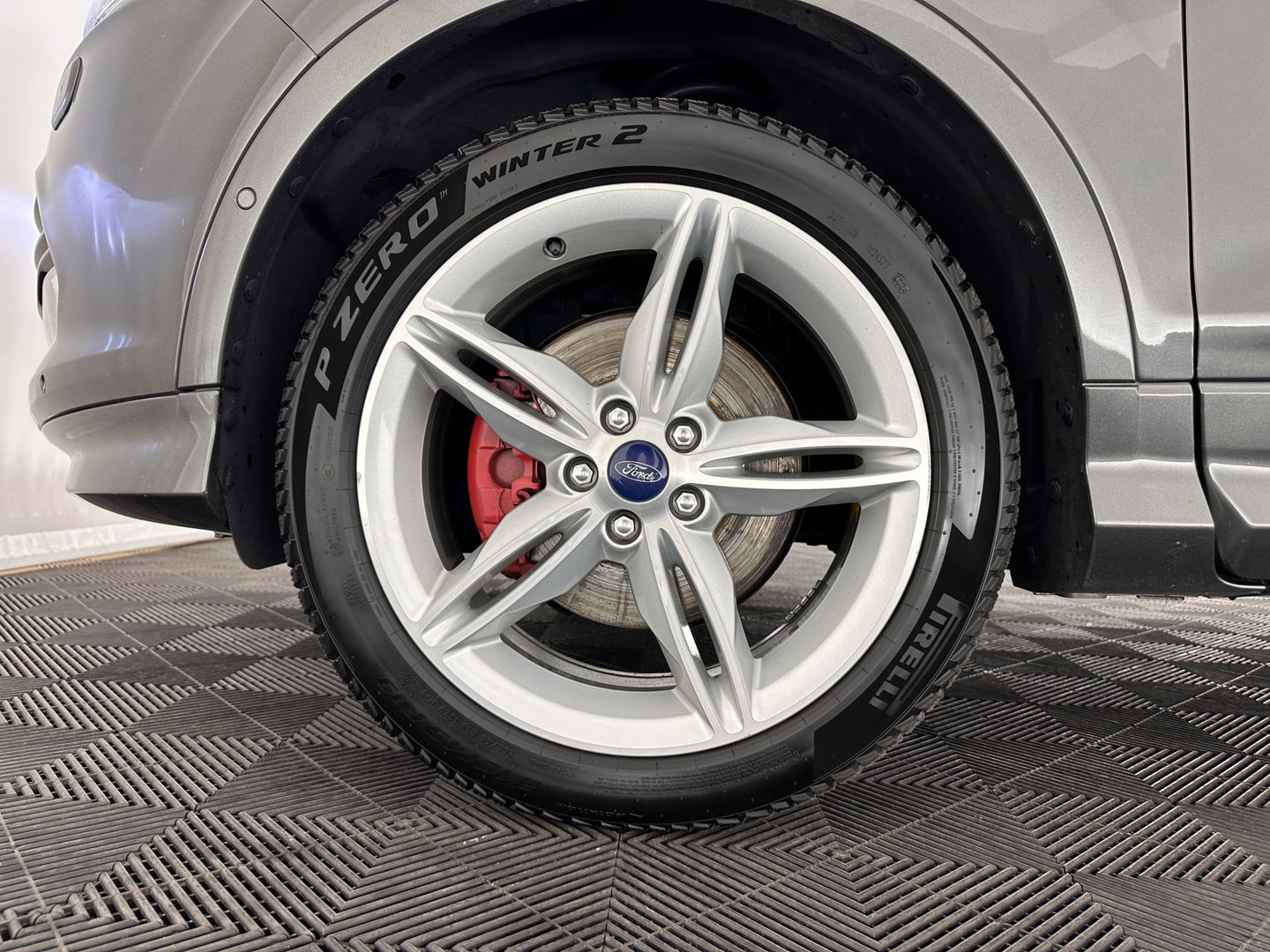 Ford Kuga 1.5 Titanium-Plus Styling-Pack AWD Aut.*LEATHER-FABRIC | XENON | SONY-AUDIO | BLIND-SPOT | KEYLESS | NAVI-FULLMAP | CAMERA | HEATED-SPORT-SEATS | ECC | LANE-ASSIST | PDC | CRUISE | TOWBAR | 19''ALU*