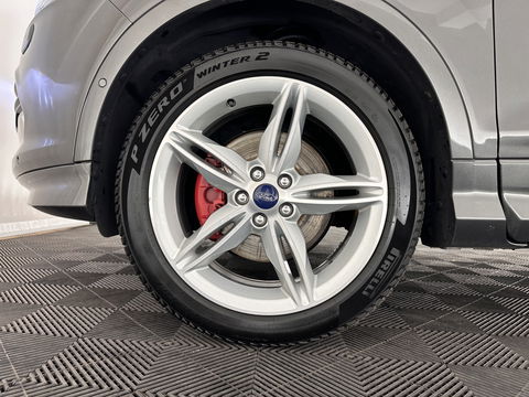 Ford Kuga 1.5 Titanium-Plus Styling-Pack AWD Aut.*LEATHER-FABRIC | XENON | SONY-AUDIO | BLIND-SPOT | KEYLESS | NAVI-FULLMAP | CAMERA | HEATED-SPORT-SEATS | ECC | LANE-ASSIST | PDC | CRUISE | TOWBAR | 19''ALU*