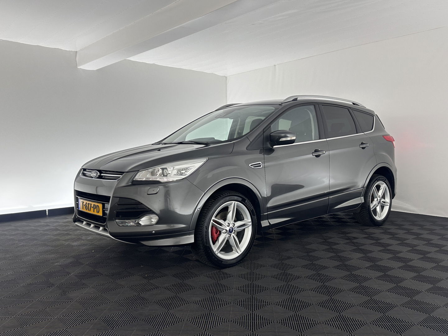 Ford Kuga 1.5 Titanium-Plus Styling-Pack AWD Aut.*LEATHER-FABRIC | XENON | SONY-AUDIO | BLIND-SPOT | KEYLESS | NAVI-FULLMAP | CAMERA | HEATED-SPORT-SEATS | ECC | LANE-ASSIST | PDC | CRUISE | TOWBAR | 19''ALU*