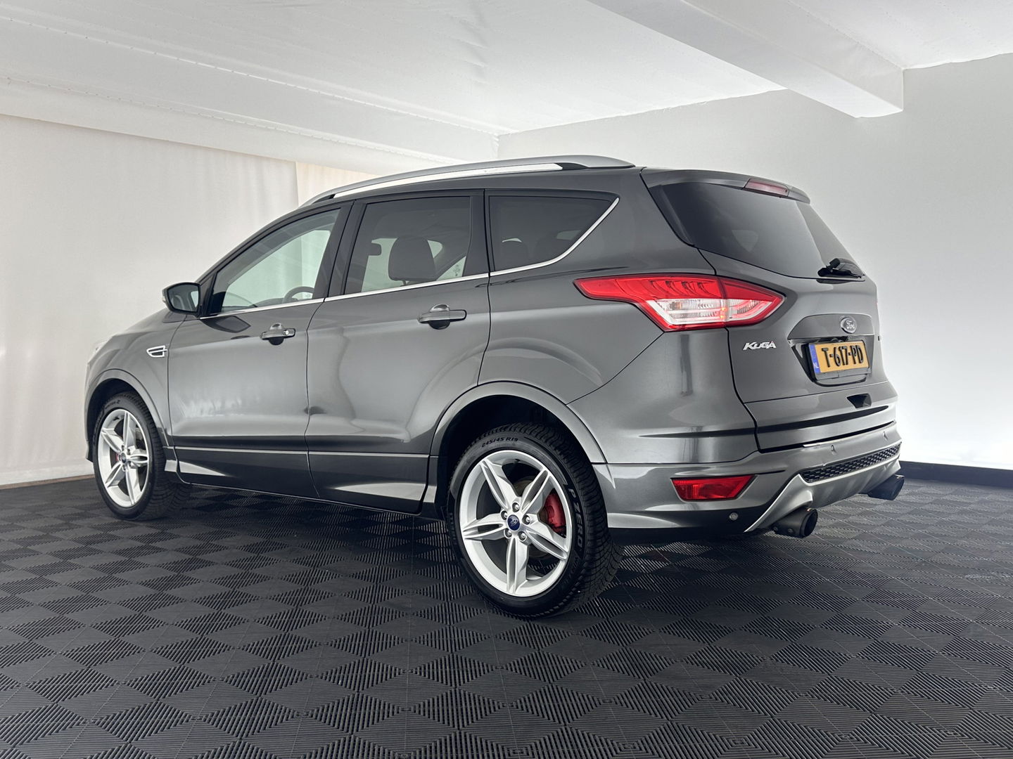 Ford Kuga 1.5 Titanium-Plus Styling-Pack AWD Aut.*LEATHER-FABRIC | XENON | SONY-AUDIO | BLIND-SPOT | KEYLESS | NAVI-FULLMAP | CAMERA | HEATED-SPORT-SEATS | ECC | LANE-ASSIST | PDC | CRUISE | TOWBAR | 19''ALU*