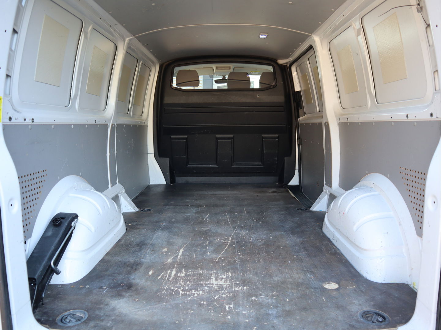 Volkswagen Transporter 2.0 TDI 150pk Euro 6 Automaat L2 Lang - Airco - Trekhaak