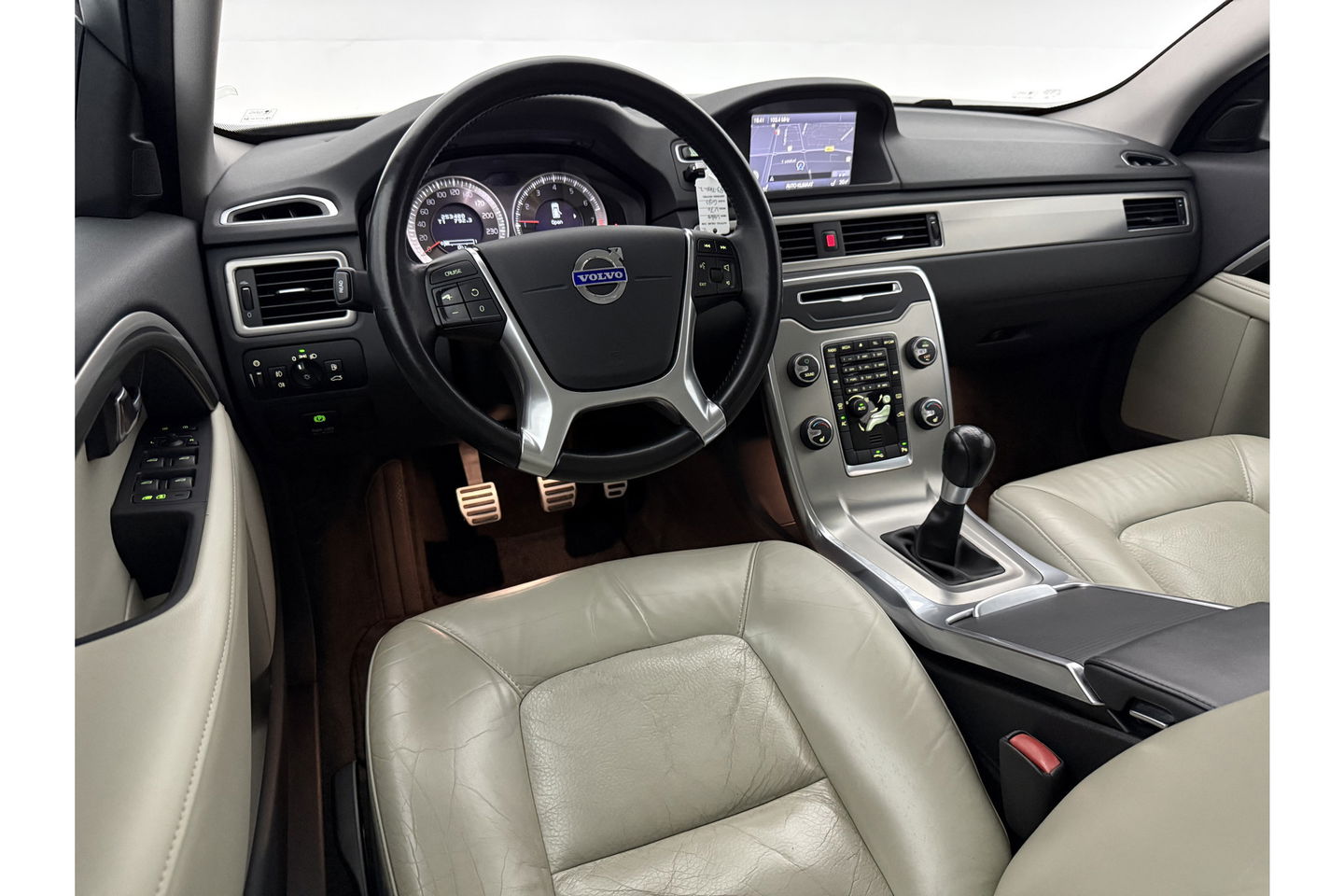 Volvo V70 1.6 T4 Limited Edition | NIEUWE APK tot 05-2026 | 180PK Clima Cruise Trekhaak LED Navi Leder PDC 17"LMV