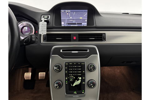 Volvo V70 1.6 T4 Limited Edition | NIEUWE APK tot 05-2026 | 180PK Clima Cruise Trekhaak LED Navi Leder PDC 17"LMV