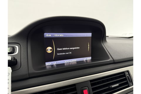 Volvo V70 1.6 T4 Limited Edition | NIEUWE APK tot 05-2026 | 180PK Clima Cruise Trekhaak LED Navi Leder PDC 17"LMV