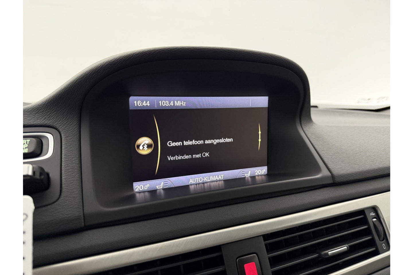 Volvo V70 1.6 T4 Limited Edition | NIEUWE APK tot 05-2026 | 180PK Clima Cruise Trekhaak LED Navi Leder PDC 17"LMV