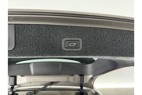 Volvo V70 1.6 T4 Limited Edition | NIEUWE APK tot 05-2026 | 180PK Clima Cruise Trekhaak LED Navi Leder PDC 17"LMV