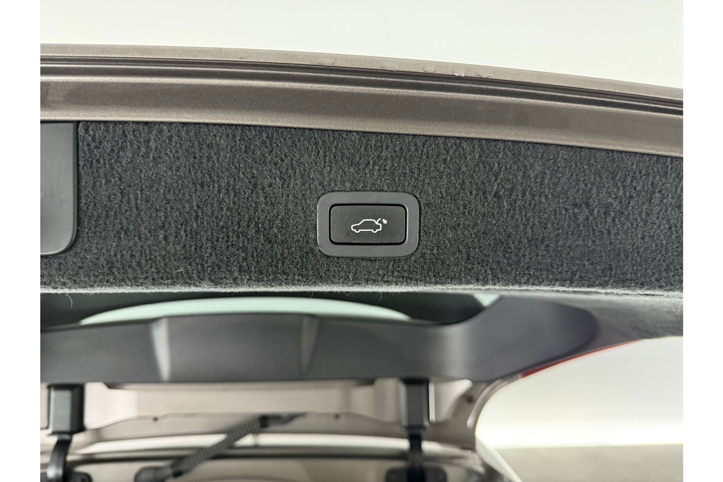 Volvo V70 1.6 T4 Limited Edition | NIEUWE APK tot 05-2026 | 180PK Clima Cruise Trekhaak LED Navi Leder PDC 17"LMV