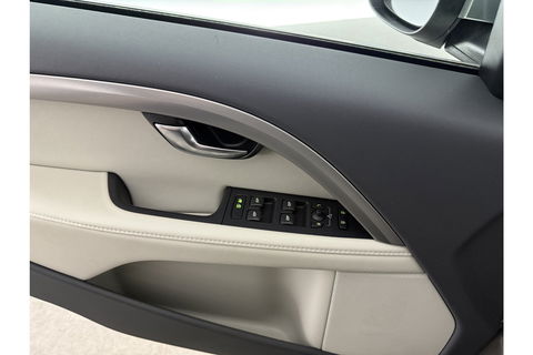 Volvo V70 1.6 T4 Limited Edition | NIEUWE APK tot 05-2026 | 180PK Clima Cruise Trekhaak LED Navi Leder PDC 17"LMV