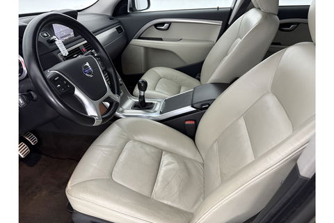 Volvo V70 1.6 T4 Limited Edition | NIEUWE APK tot 05-2026 | 180PK Clima Cruise Trekhaak LED Navi Leder PDC 17"LMV