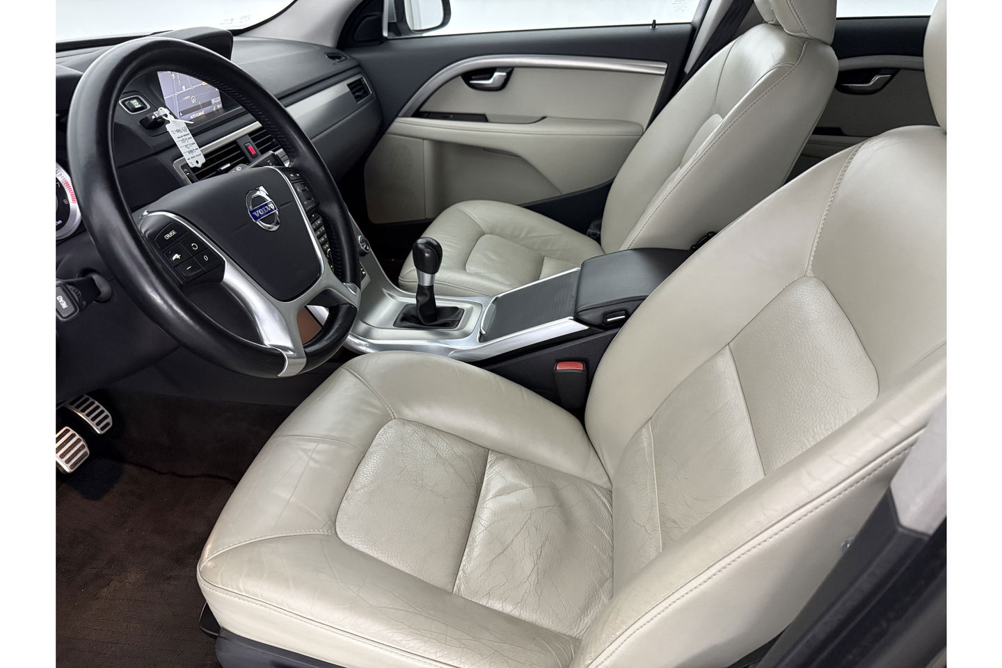 Volvo V70 1.6 T4 Limited Edition | NIEUWE APK tot 05-2026 | 180PK Clima Cruise Trekhaak LED Navi Leder PDC 17"LMV