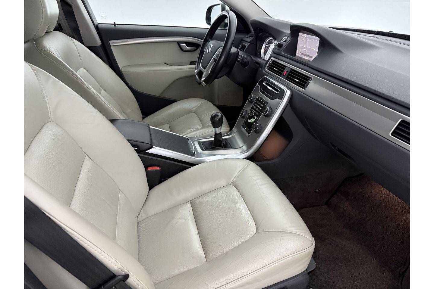 Volvo V70 1.6 T4 Limited Edition | NIEUWE APK tot 05-2026 | 180PK Clima Cruise Trekhaak LED Navi Leder PDC 17"LMV