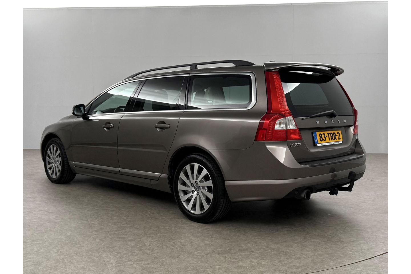 Volvo V70 1.6 T4 Limited Edition | NIEUWE APK tot 05-2026 | 180PK Clima Cruise Trekhaak LED Navi Leder PDC 17"LMV