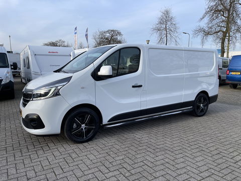Renault Trafic 2.0 dCi 120pk T29 L2H1 Comfort / vaste prijs rijklaar € 19.950 ex btw / lease vanaf € 375 / 17 inch velgen / trekhaak / airco / cruise / camera / navi / euro 6 diesel