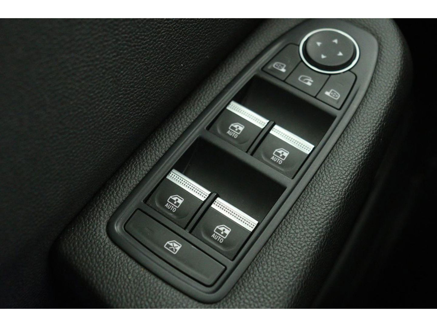 Renault Clio 1.0 TCe Intens | Carplay | Full LED | Navigatie | Climate control | PDC | Keyless | Cruise control | Half leder | DAB
