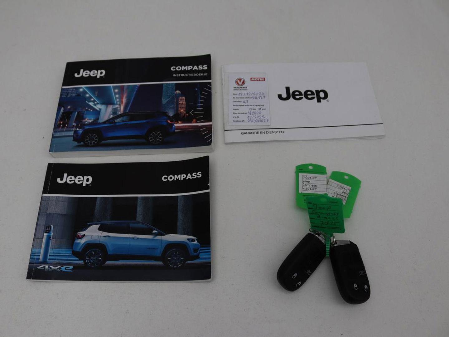 Jeep Compass 4xe 240 Plug-in Hybrid Electric S | Leder | Trekhaak | Alpine Sound | Stoel & stuurverwarming | Navigatie | Xenon | Camera | Carplay | Keyless | Climate control
