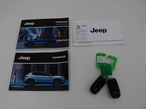 Jeep Compass 4xe 240 Plug-in Hybrid Electric S | Leder | Trekhaak | Alpine Sound | Stoel & stuurverwarming | Navigatie | Xenon | Camera | Carplay | Keyless | Climate control