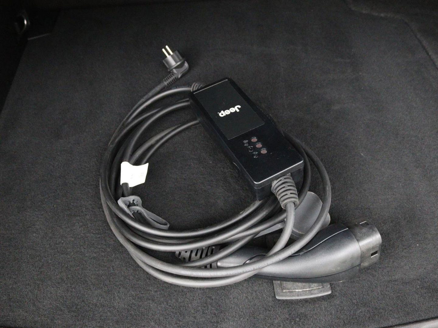 Jeep Compass 4xe 240 Plug-in Hybrid Electric S | Leder | Trekhaak | Alpine Sound | Stoel & stuurverwarming | Navigatie | Xenon | Camera | Carplay | Keyless | Climate control