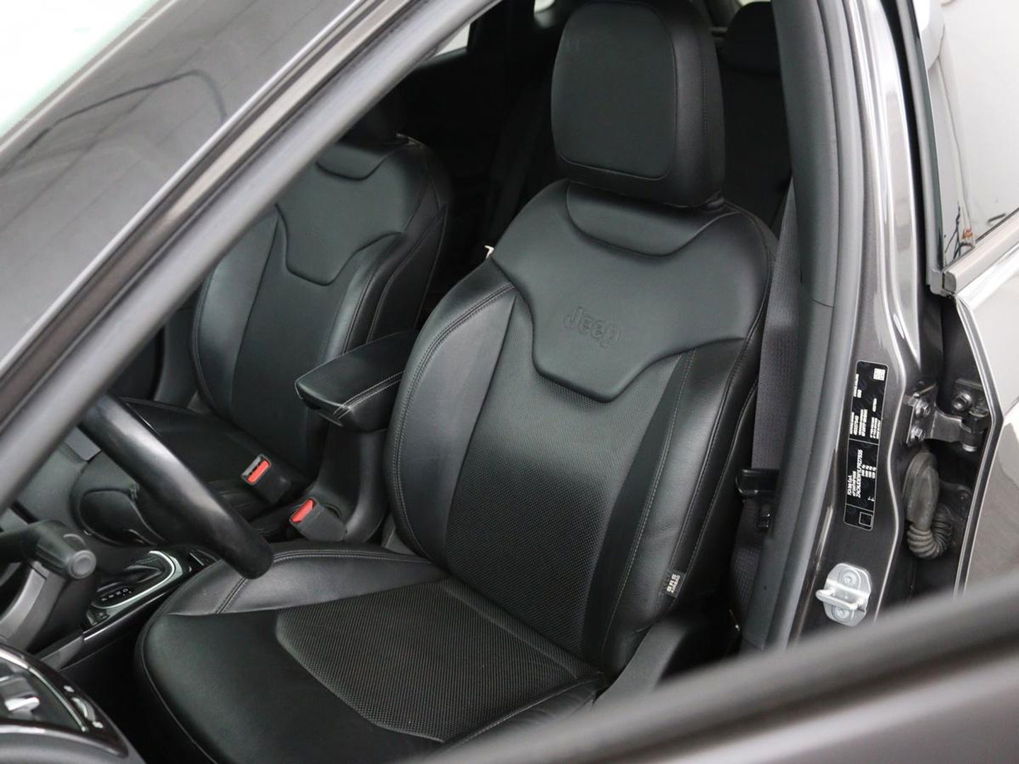 Jeep Compass 4xe 240 Plug-in Hybrid Electric S | Leder | Trekhaak | Alpine Sound | Stoel & stuurverwarming | Navigatie | Xenon | Camera | Carplay | Keyless | Climate control