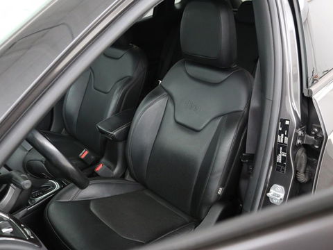 Jeep Compass 4xe 240 Plug-in Hybrid Electric S | Leder | Trekhaak | Alpine Sound | Stoel & stuurverwarming | Navigatie | Xenon | Camera | Carplay | Keyless | Climate control