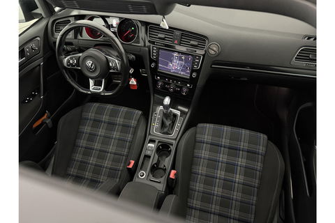 Volkswagen Golf 1.4 TSI GTE 225PK Pano LED Trekhaak Carplay Camera Cruise Clima Navi PDC 17"LMV