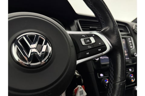 Volkswagen Golf 1.4 TSI GTE 225PK Pano LED Trekhaak Carplay Camera Cruise Clima Navi PDC 17"LMV