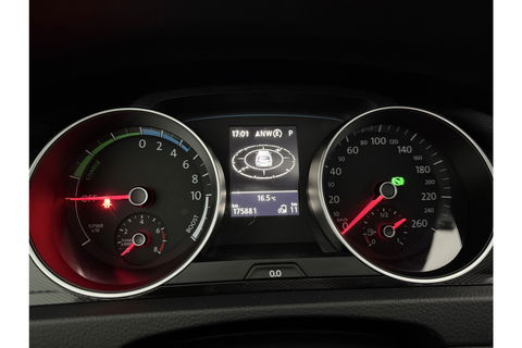 Volkswagen Golf 1.4 TSI GTE 225PK Pano LED Trekhaak Carplay Camera Cruise Clima Navi PDC 17"LMV