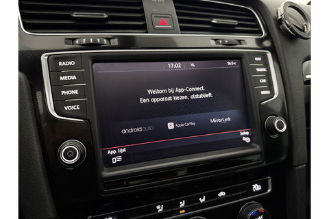 Volkswagen Golf 1.4 TSI GTE 225PK Pano LED Trekhaak Carplay Camera Cruise Clima Navi PDC 17"LMV