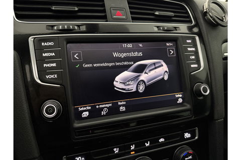 Volkswagen Golf 1.4 TSI GTE 225PK Pano LED Trekhaak Carplay Camera Cruise Clima Navi PDC 17"LMV