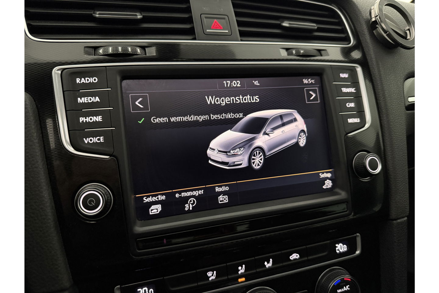 Volkswagen Golf 1.4 TSI GTE 225PK Pano LED Trekhaak Carplay Camera Cruise Clima Navi PDC 17"LMV