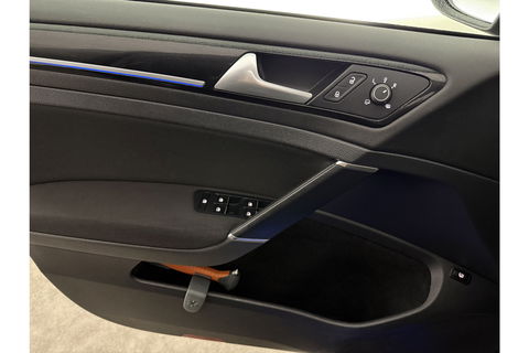 Volkswagen Golf 1.4 TSI GTE 225PK Pano LED Trekhaak Carplay Camera Cruise Clima Navi PDC 17"LMV