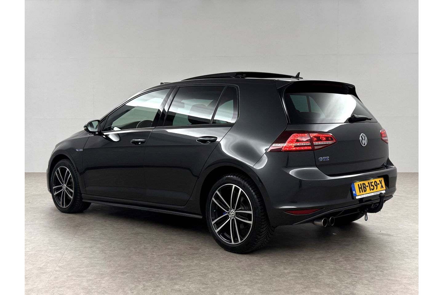 Volkswagen Golf 1.4 TSI GTE 225PK Pano LED Trekhaak Carplay Camera Cruise Clima Navi PDC 17"LMV