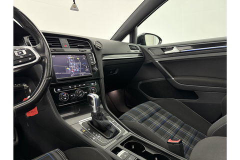 Volkswagen Golf 1.4 TSI GTE 225PK Pano LED Trekhaak Carplay Camera Cruise Clima Navi PDC 17"LMV
