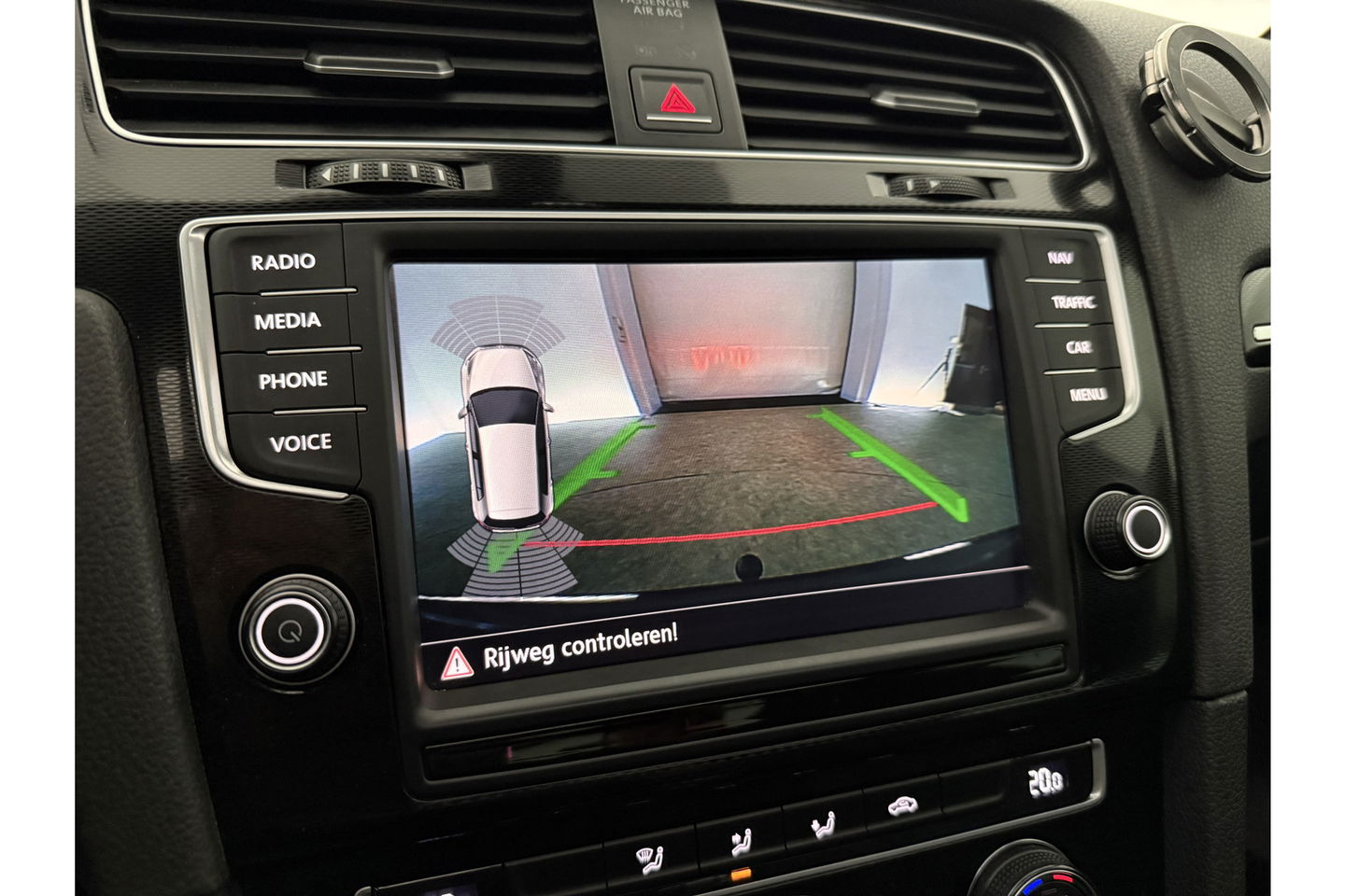 Volkswagen Golf 1.4 TSI GTE 225PK Pano LED Trekhaak Carplay Camera Cruise Clima Navi PDC 17"LMV