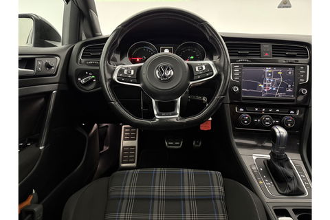 Volkswagen Golf 1.4 TSI GTE 225PK Pano LED Trekhaak Carplay Camera Cruise Clima Navi PDC 17"LMV
