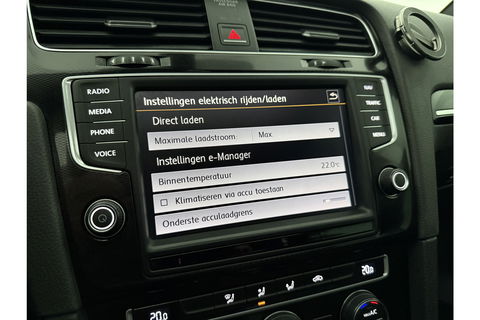 Volkswagen Golf 1.4 TSI GTE 225PK Pano LED Trekhaak Carplay Camera Cruise Clima Navi PDC 17"LMV