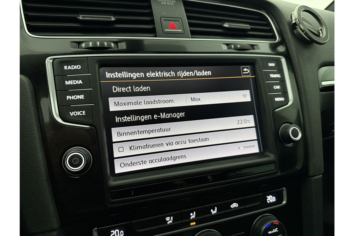 Volkswagen Golf 1.4 TSI GTE 225PK Pano LED Trekhaak Carplay Camera Cruise Clima Navi PDC 17"LMV