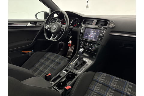 Volkswagen Golf 1.4 TSI GTE 225PK Pano LED Trekhaak Carplay Camera Cruise Clima Navi PDC 17"LMV