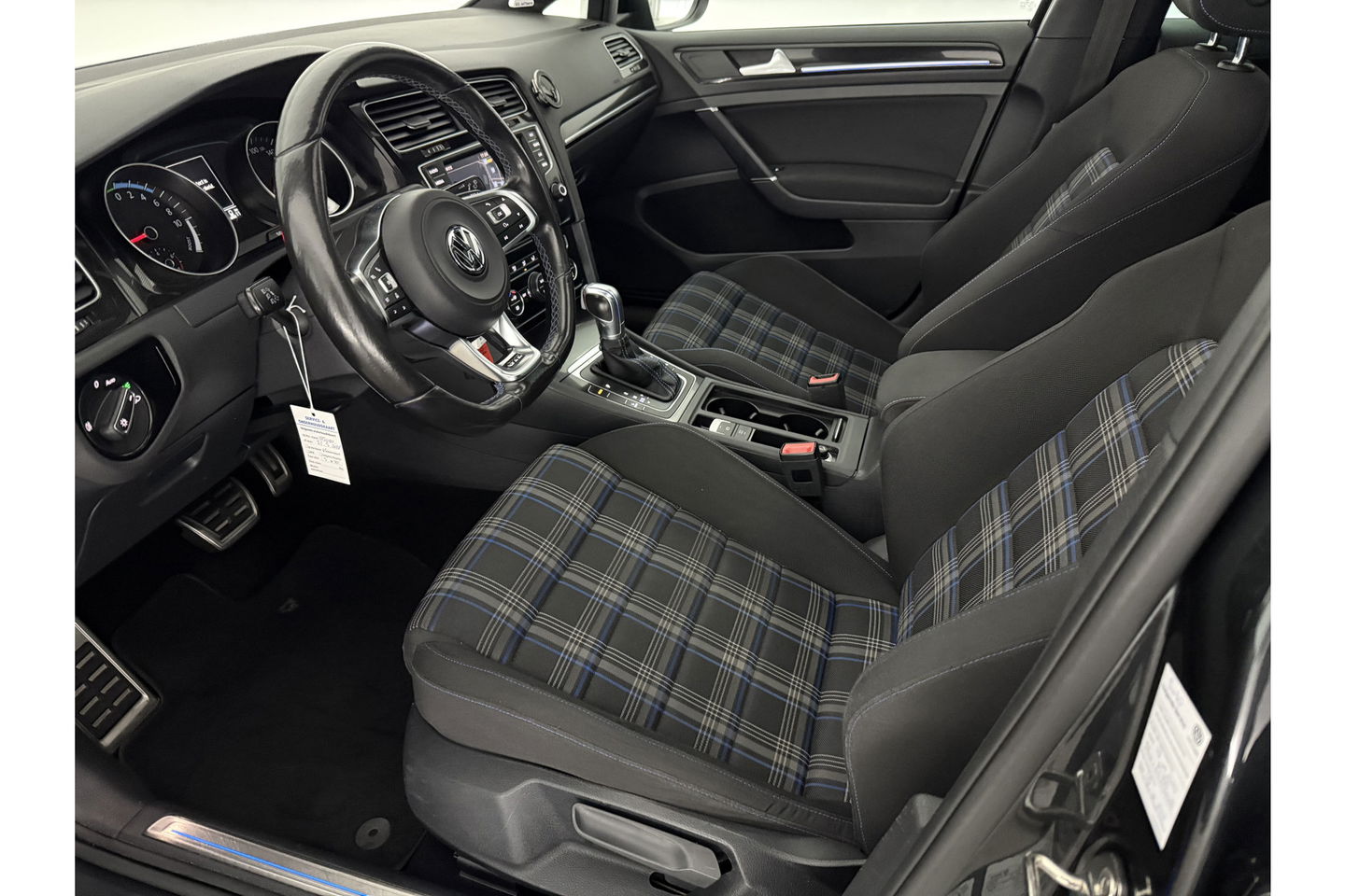 Volkswagen Golf 1.4 TSI GTE 225PK Pano LED Trekhaak Carplay Camera Cruise Clima Navi PDC 17"LMV