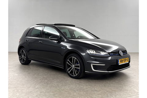 Volkswagen Golf 1.4 TSI GTE 225PK Pano LED Trekhaak Carplay Camera Cruise Clima Navi PDC 17"LMV
