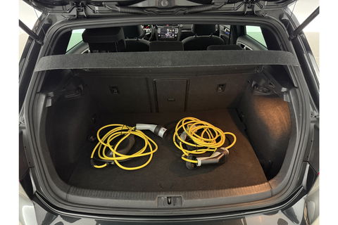 Volkswagen Golf 1.4 TSI GTE 225PK Pano LED Trekhaak Carplay Camera Cruise Clima Navi PDC 17"LMV