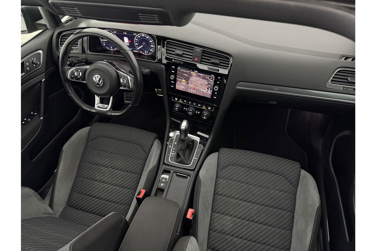 Volkswagen Golf 1.5 TSI 3x R-line 150PK DSG Pano LED Virtual ACC Camera Clima Navi 17"LMV PDC