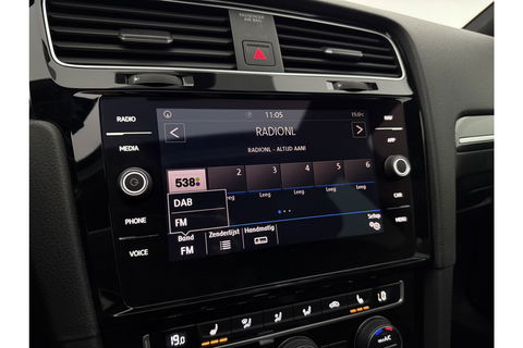 Volkswagen Golf 1.5 TSI 3x R-line 150PK DSG Pano LED Virtual ACC Camera Clima Navi 17"LMV PDC