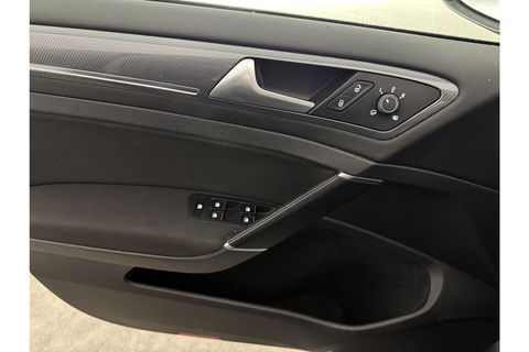 Volkswagen Golf 1.5 TSI 3x R-line 150PK DSG Pano LED Virtual ACC Camera Clima Navi 17"LMV PDC
