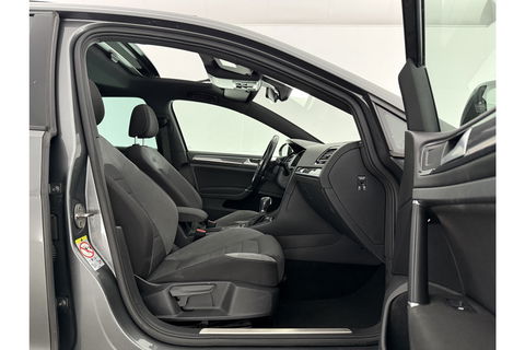 Volkswagen Golf 1.5 TSI 3x R-line 150PK DSG Pano LED Virtual ACC Camera Clima Navi 17"LMV PDC