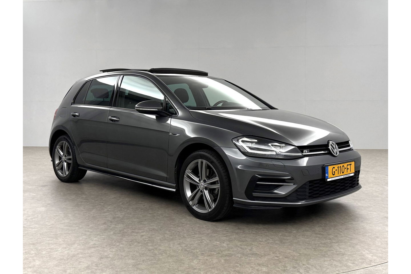 Volkswagen Golf 1.5 TSI 3x R-line 150PK DSG Pano LED Virtual ACC Camera Clima Navi 17"LMV PDC