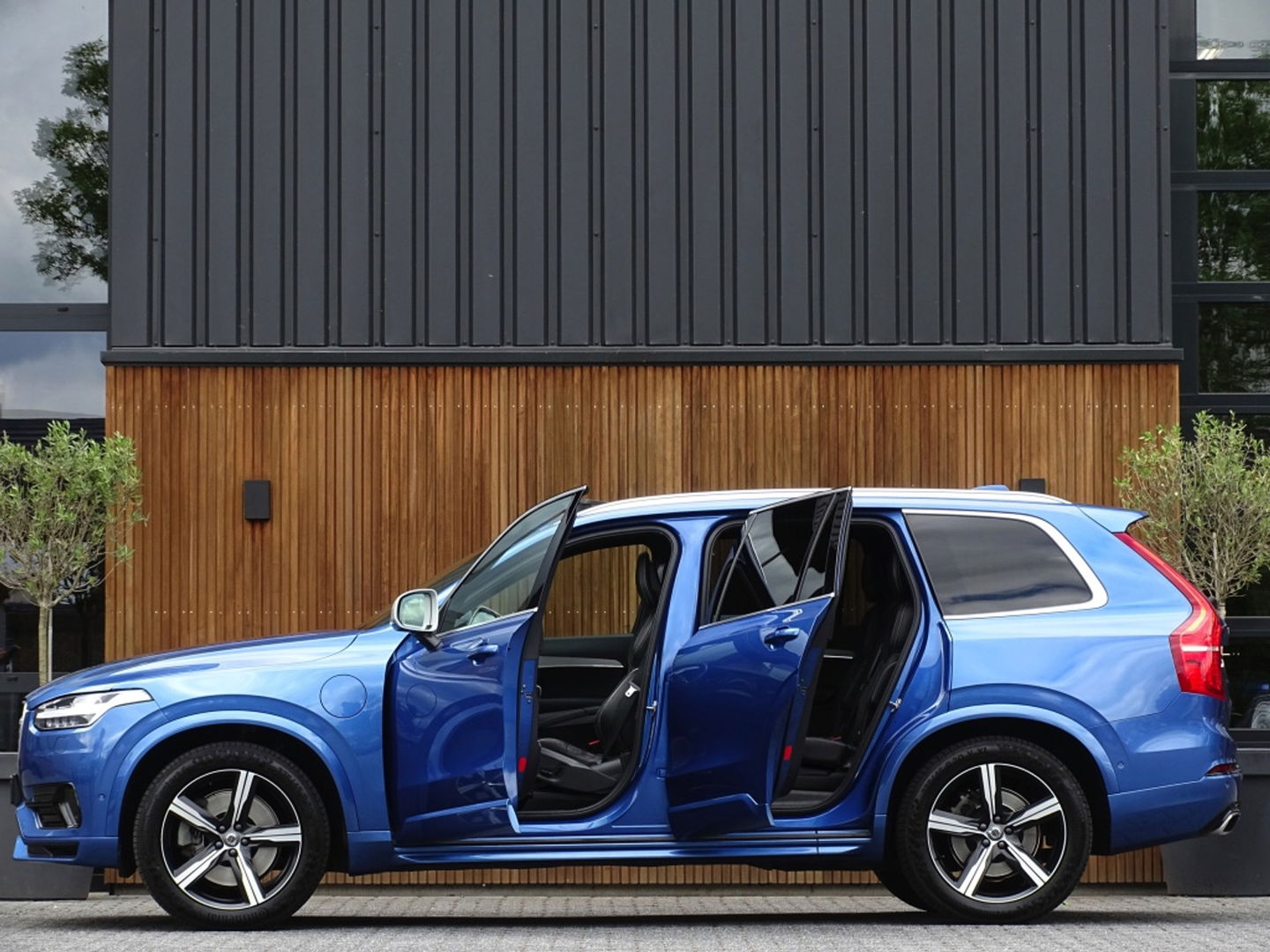 Volvo XC90 T8 408PK AWD / R-Design / B&W / 7-pers. / LED