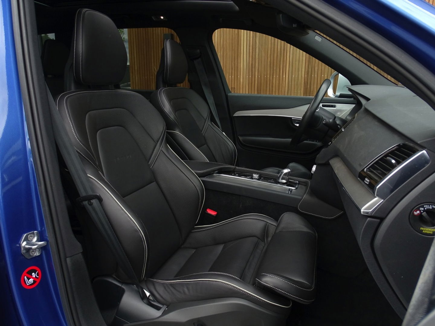 Volvo XC90 T8 408PK AWD / R-Design / B&W / 7-pers. / LED