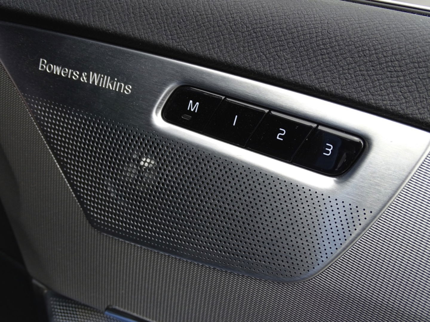 Volvo XC90 T8 408PK AWD / R-Design / B&W / 7-pers. / LED